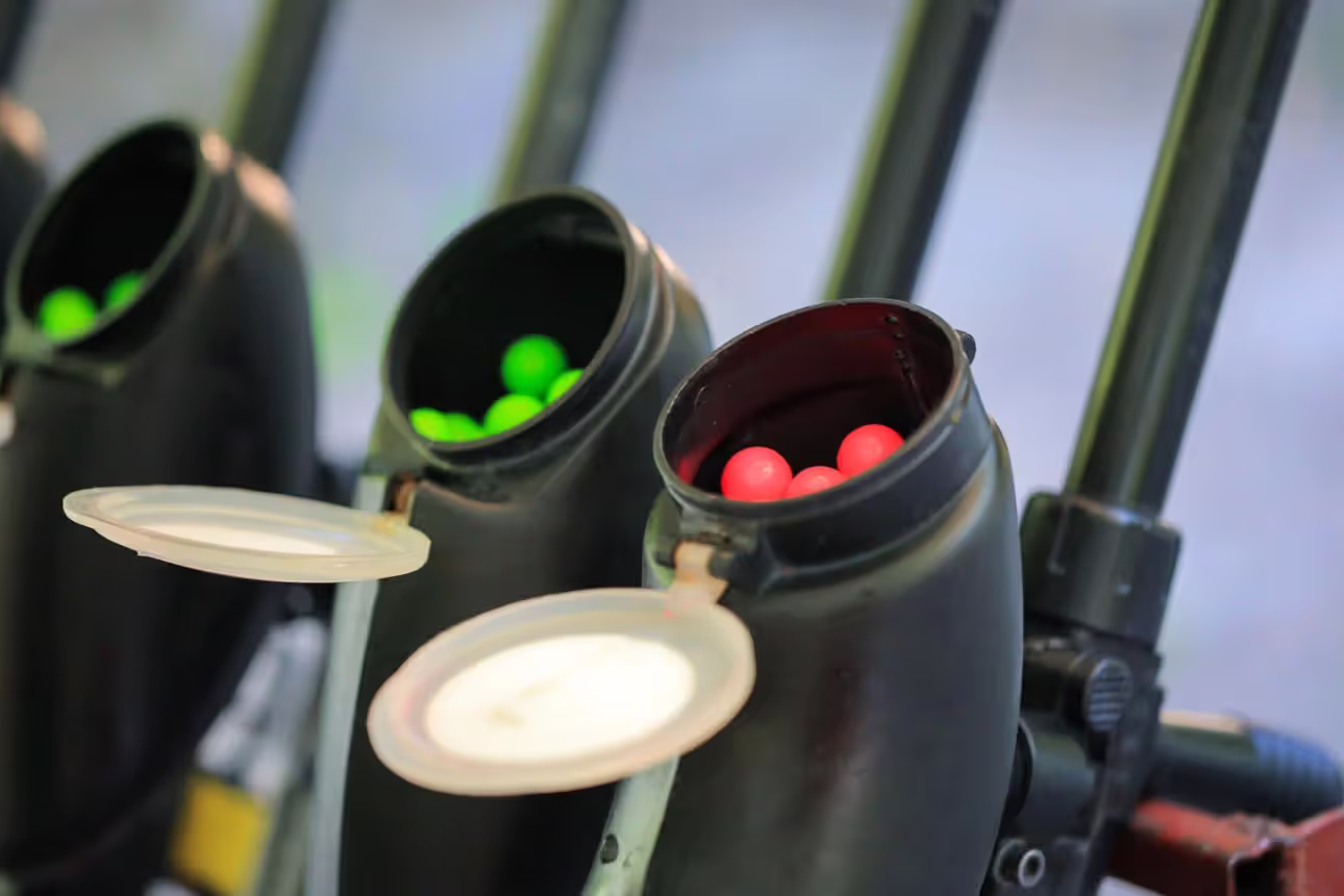 How paintballs move from hopper to marker
