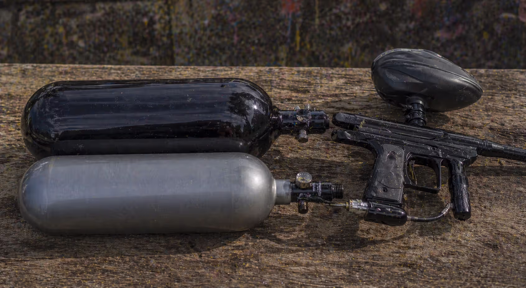 comparison of CO2 tank and compressed air tank for paintball